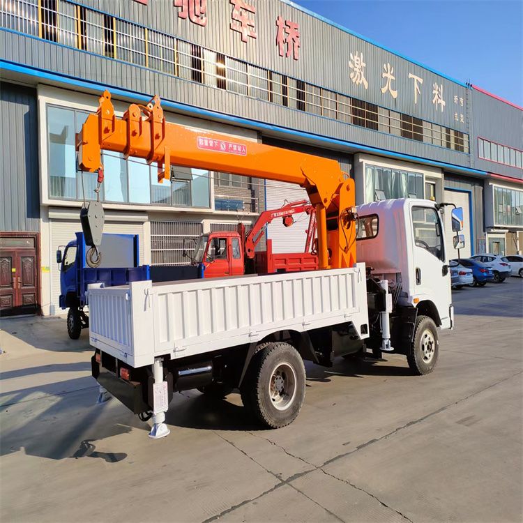 玉门市三轮随车吊定制 农用改装机自备吊中瑞长期出售